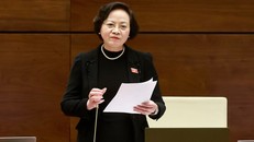 Bộ trưởng Bộ Nội vụ Phạm Thị Thanh Trà đã giải trình nhiều nội dung được các đại biểu Quốc hội đặc biệt quan tâm. Ảnh: TTXVN