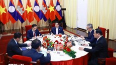 Thủ tướng ba nước Việt Nam-Lào-Campuchia họp triển khai Kết luận Cuộc gặp giữa ba Người đứng đầu ba Đảng. Ảnh: Dương Giang/TTXVN