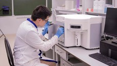 Phòng thí nghiệm nghiên cứu thuộc Khoa Hóa sinh, Sinh học và Vi sinh học của Đại học Mari. Ảnh: Sputnik