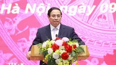 Thủ tướng Phạm Minh Chính động viên, tuyên dương các lực lượng hỗ trợ Myanmar khắc phục hậu quả động đất. Ảnh: Dương Giang/TTXVN