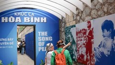 “Khúc ca hòa bình” nhằm tri ân các anh hùng liệt sỹ, chiến sỹ yêu nước, cách mạng đã hy sinh vì Tổ quốc. Ảnh: Thanh Tùng