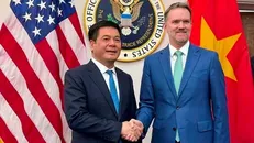 Bộ trưởng Bộ Công thương Nguyễn Hồng Diên và Đại sứ, Trưởng Đại diện Thương mại Hoa Kỳ Jamieson Greer tại phiên đàm phán.