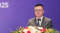 Ông Lê Quốc Minh, Ủy viên Ban Chấp hành Trung ương Đảng, Phó Trưởng Ban Tuyên giáo Trung ương, Tổng biên tập báo Nhân Dân, Bí thư Đảng đoàn, Chủ tịch Hội Nhà báo Việt Nam phát biểu tại lễ bế mạc diễn đàn Báo chí toàn quốc năm 2025. Ảnh: Thành Phương