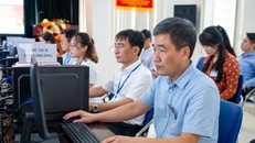 Thủ tướng yêu cầu các Bộ, ngành khẩn trương hoàn thiện, ban hành thông tư thực hiện việc phân cấp, phân quyền, phân định thẩm quyền. 