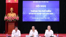 Chủ tọa hội nghị (từ trái sang phải ảnh): Cục trưởng Cục Quản lý chất lượng Huỳnh Văn Chương; Thứ trưởng Thường trực Phạm Ngọc Thưởng; Phó Cục trưởng Cục Quản lý chất lượng Nguyễn Ngọc Hà.