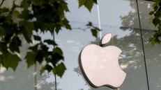 Biểu tượng Apple tại một cửa hàng ở Brussels, Bỉ.