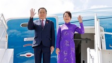 Chủ tịch Quốc hội Trần Thanh Mẫn và Phu nhân đến Geneva, Thụy Sĩ. Ảnh: Doãn Tấn