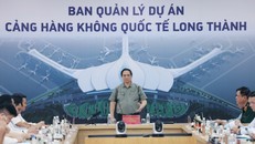 Thủ tướng Phạm Minh Chính làm việc với các nhà thầu và đơn vị thi công Dự án Cảng Hàng không Quốc tế Long Thành. Ảnh: Dương Giang