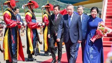 Tổng Bí thư Tô Lâm và Phu nhân đến thủ đô Seoul, bắt đầu chuyến thăm cấp Nhà nước tới Hàn Quốc. Ảnh: Thống Nhất