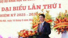 Uỷ viên Trung ương Đảng, Ủy viên Ban Thường vụ Đảng ủy Chính phủ, Bí thư Đảng ủy, Bộ trưởng Bộ Khoa học và Công nghệ Nguyễn Mạnh Hùng phát biểu khai mạc Đại hội. Ảnh: Hoàng Hiếu