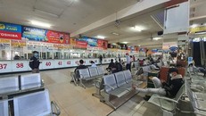 Bến xe miền Đông những ngày cận Tết.