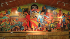 Ấn tượng của quán tại Thị trấn Phindeli là trên bức tranh vẽ các hoạt động trồng, thu hoạch, chế biến và thưởng thức cà phê theo phong cách Việt Nam.