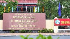 Trụ sở UBND quận 7 (TP.HCM).