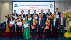 Cựu sinh viên trợ giúp sinh viên vay vốn học tập và start-up