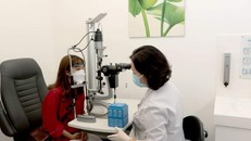 Bệnh viện FV triển khai điều trị tật khúc xạ mắt bằng công nghệ CLEAR