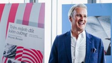 Ra mắt tự truyện “Trên mảnh đất kiên cường”