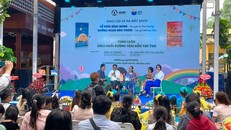 Cha mẹ là người giúp con có thói quen đọc sách