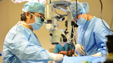 Nhờ nguồn giác mạc nhập khẩu, ‘bản sao Mr Đàm’ sáng mắt sau hơn 30 năm 