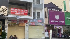 Nhiều nhà mặt tiền tại trung tâm TP.HCM hiện nay bỏ trống, không có người thuê lại.