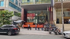 Hết thời gian hẹn, ngày 6/12, người dân đến HDTC làm việc nhưng không có kết quả.