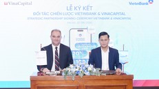 Ông Trần Công Quỳnh Lân – Phó Tổng Giám đốc VietinBank và ông Brook Taylor – Tổng Giám đốc Công ty CP Quản lý quỹ VinaCapital kí kết hợp tác chiến lược.