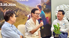 Nhà báo Hoàng Hải Vân và đồng nghiệp giao lưu với bạn đọc “Ký sự người nuôi chó”.