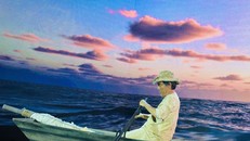 Nghệ sỹ Huỳnh Kiến An có màn độc diễn sinh động trong vai ông lão ngư phủ