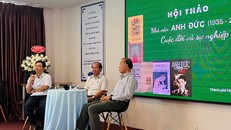 Từ trái qua: nhà thơ Lê Thiếu Nhơn, tiến sĩ Phạm Ngọc Hiền và tiến sĩ Võ Văn Nhơn đang trao đổi về "Cuộc đời và sự nghiệp" của nhà văn Anh Đức