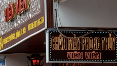 Thị trường làm đẹp cuối năm - Bài 4: Ớn lạnh dịch vụ tiêm môi bằng máu của chân mày phong thuỷ Viên Viên