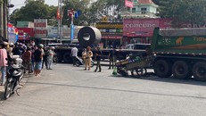 Bà Rịa Vũng Tàu: Va chạm với xe đầu kéo, người phụ nữ bán trái cây dạo tử vong 