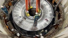 Hạ đặt thành công bánh xe công tác 110 tấn tại dự án thủy điện Hòa Bình mở rộng