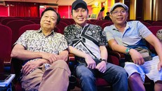 NSND Trần Ngọc Giàu (bìa trái), NSƯT Vũ Luân (giữa), nghệ sĩ Trung Dân trong buổi tập vở Hàn Mặc Tử