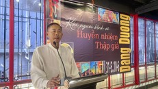 Họa sĩ Đặng Dương tại triển lãm