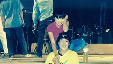 Nguyên Lộc (ngồi) và Phương Thanh tại show của Phương Thanh ở Sân vận động Quân khu 7, khi đó đây là show hát tại sân vận động đầu tiên của ca sĩ Việt