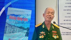  Tác giả Hoàng Phương (bút danh của nhà báo, cựu tù Côn Đảo – Trịnh Phi Long) tại buổi ra mắt sách