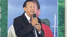 Nhạc sĩ, NSND Thế Hiển (1955-2025) tại buổi ra mắt tuyển tập 40 ca khúc “Hát về anh – Nhánh lan rừng” vào năm 2023
