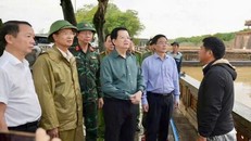 Phó thủ tướng Mai Văn Chính kiểm tra công tác dọn dẹp bảo vệ di sản tại Đại nội Huế