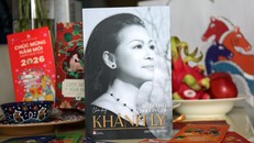 Cuốn sách Chân dung Khánh Ly sẽ ra mắt ngày 6/3 tại Hà Nội và 8/3 tại TP.HCM. Ảnh: Trung Nghĩa