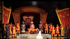 Một số cảnh diễn ấn tượng trong vở “Đức Thượng công Tả quân Lê Văn Duyệt – Người mang chín án tử” do Hoàng Duẩn đạo diễn. Ảnh: Tấn Thành – Bích Duyên