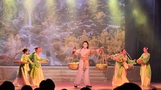 NSƯT Võ Minh Lâm vào vai Hoàng Phi Học - vai diễn từng gắn liền với tên tuổi cố NSƯT Vũ Linh - Ảnh: Minh Khang