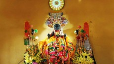 Bà Nguyên nhung Chúa Xứ. 