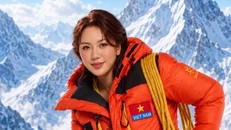 Celine Thanh Nhã trên đỉnh Denali ở Alaska (Mỹ) ngày 13/6 (giờ Việt Nam). Ảnh do Thanh Nhã cung cấp