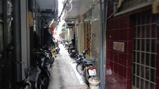 Con đường bên trong khu Mả Lạng (phường Cầu Ông Lãnh, TP.HCM).