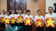 Nhóm Team Lee và những tấm ảnh phục dựng chuẩn bị trao cho gia đình thân nhân liệt sĩ