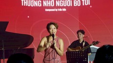 Ca sĩ Hà Trần hát các tác phẩm bất hủ của Văn Cao, Phạm Duy, Trịnh Công Sơn… Ảnh: Trung Nghĩa
