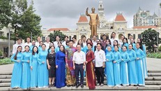 Lễ báo công của Trung tâm Nghệ thuật TPHCM được tổ chức ngay sau khi đoàn trở về từ Belarus - Ảnh: Minh Khang