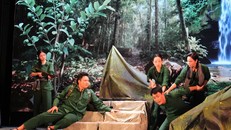 Kịch bản "Cuốn truyện bị đốt" được tác giả Tất Thọ ghi lại từ những ký ức ở chiến trường Trường Sơn - Ảnh: Minh Khang
