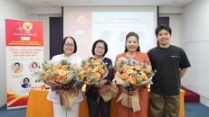Từ trái sang: Nghệ nhân ẩm thực Bùi Thị Sương, Chủ tịch Hiệp hội Doanh nghiệp Hàng Việt Nam Chất lượng cao - Vũ Kim Hạnh, Tổng giám đốc Tài Ký - Bùi Thị Thúy Loan và con trai Dương Công Minh trong buổi tọa đàm “Tài Ký, nơi nuôi dưỡng tình yêu bánh Việt cho giới trẻ” sáng 18/10 tại TP.HCM