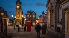 Hình ảnh đường phố vắng vẻ, đìu hiu tại Anh.