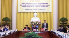 Thứ trưởng Bộ Y tế Trần Văn Thuấn phát biểu tại buổi họp báo. Ảnh: TTXVN.